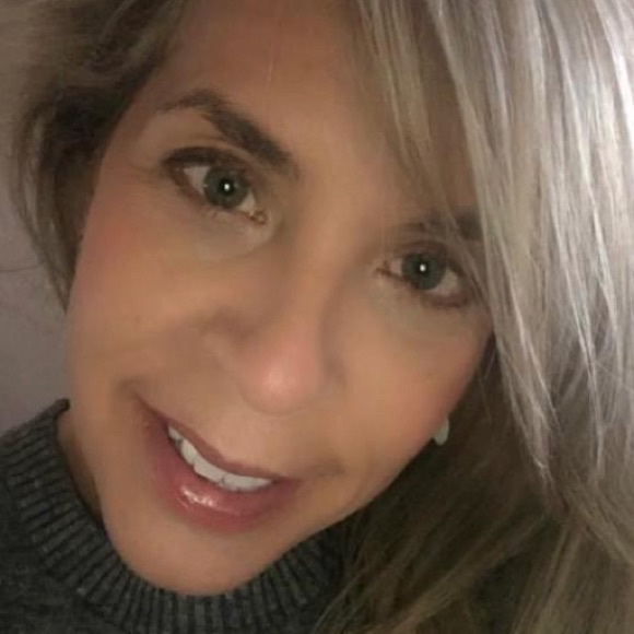 Meet your Posher, Lisa - Picture 2 of 2